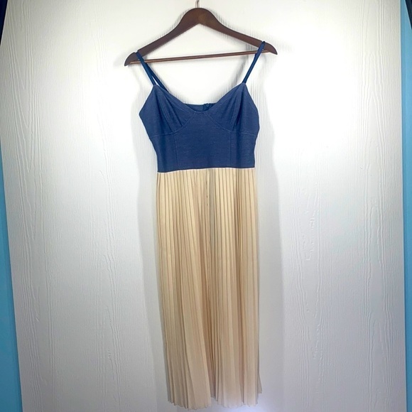 Pink Martini - Soft Chambray and Cream  Pleated MIDI Dress Size Medium - Picture 1 of 11
